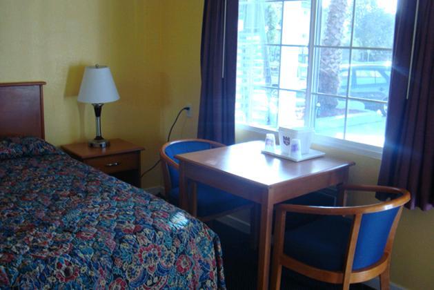 Knights Inn Santa Cruz Room photo